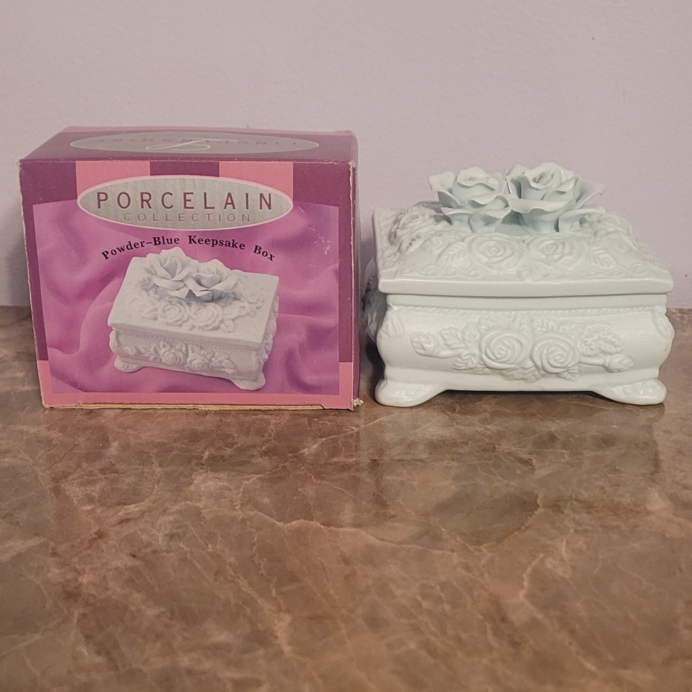 Vintage Porcelain Trinket Box from Lincolnshire Collections- NEW!!!!